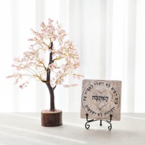 עץ קריסטלים רוז קוורץ ואריח אבן מים רבים